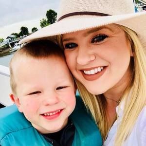 Meet your Posher, Danielle